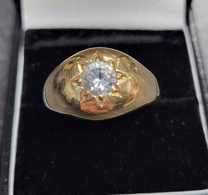 9ct Yellow Gold Ring With Clear Stone - 5.32G - Size U
