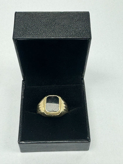 14Kt gold ring 6Grams.