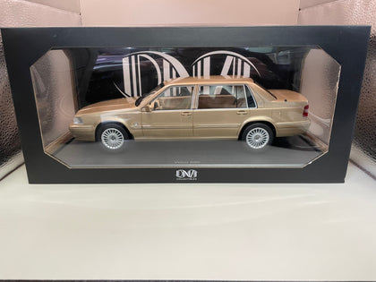1/18 DNA Collectibles Volvo S90 Gold DNA000152 Resin Model