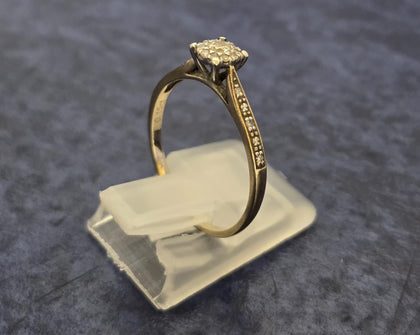 9CT YELLOW GOLD RING APX 1.5G