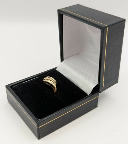 375 HALLMARKED 9CT, YELLOW GOLD, Gold Bypass Weave Ring, Size M, 1.81 Grams, Boxed