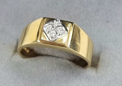 18ct Gold Ring Size S