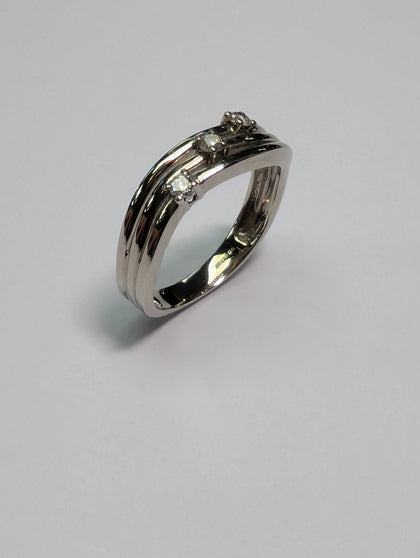 9CT WHITE GOLD DIAMOND RING SIZE N 1/2 PRESTON STORE