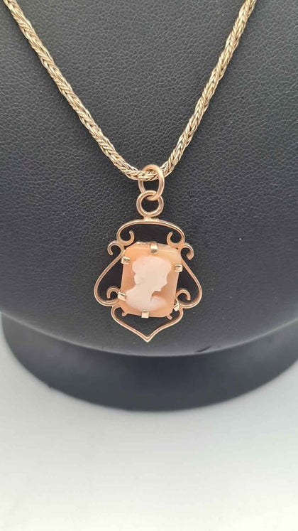9ct Yellow Gold Chain Necklace With Cameo Pendant - 18