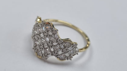 9ct gold diamond ring Size P1/2