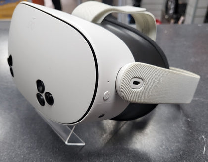 Meta Quest 3S VR Headset  With Controllers - 128GB
