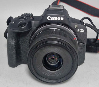 Canon EOS R50 24.2 MP + RF-S 18-45 mm F/4.5-6.3 IS STM