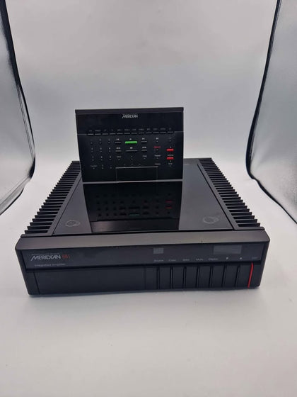 MERIDIAN 551 Integrated Amplifier With MSR Remote (Missing One Speaker Wire Screw)