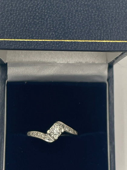 9ct White Gold Ring With Clear Stones  - O