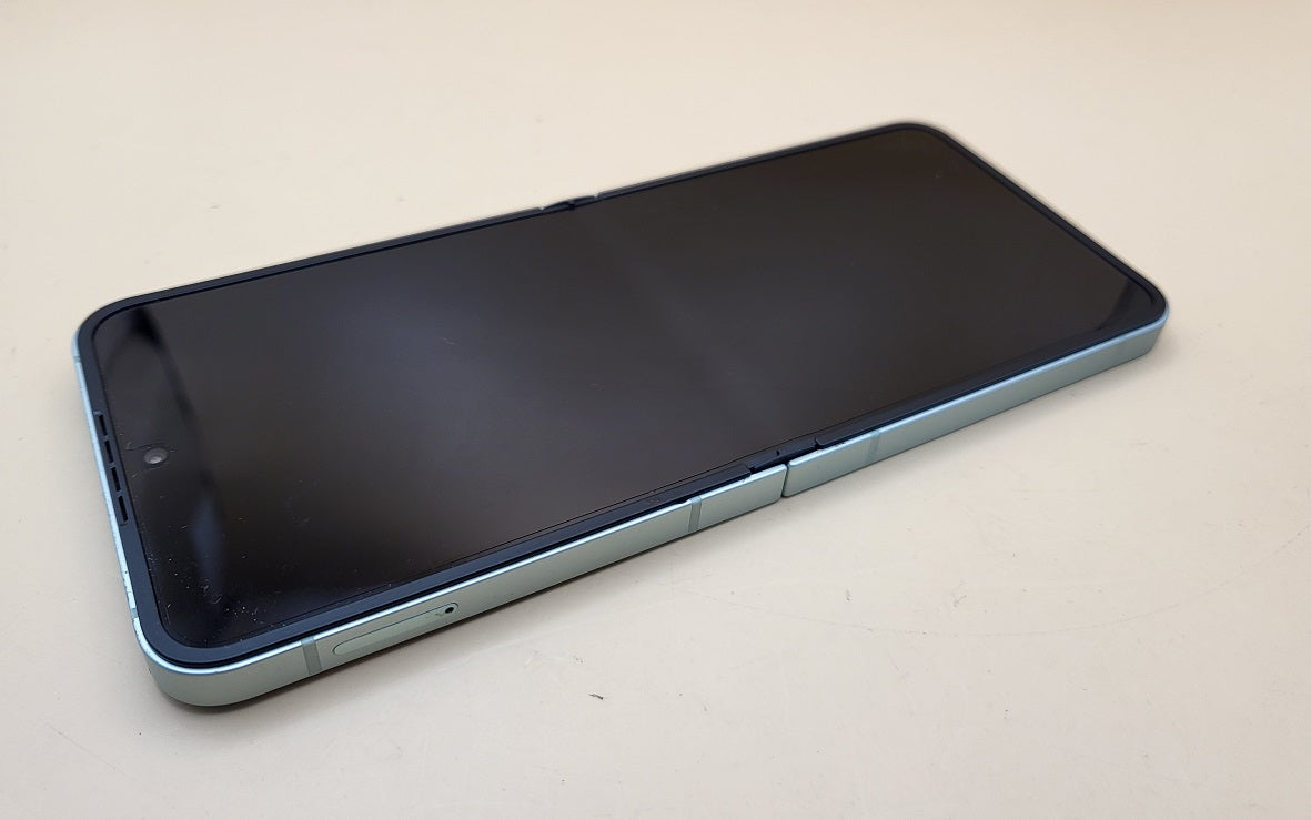 Samsung Galaxy Z Flip6 - 256GB - Mint - Unlocked - Boxed | Cash