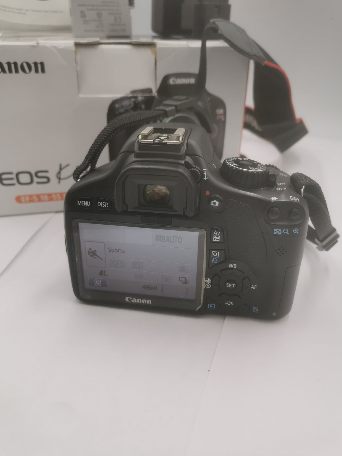 Canon EOS Kiss X4 EF-S 15-55 IS Kit Bundle 18MP - Boxed with