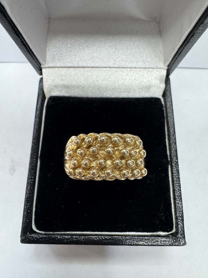 6.8g 9ct gold keepers ring - size U - **Hallmarked**