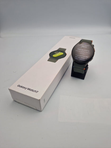 Samsung Galaxy Watch7 44mm BT with green rubber strap and original box