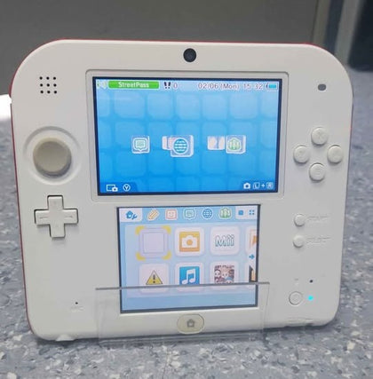 Nintendo 2DS - White/red console