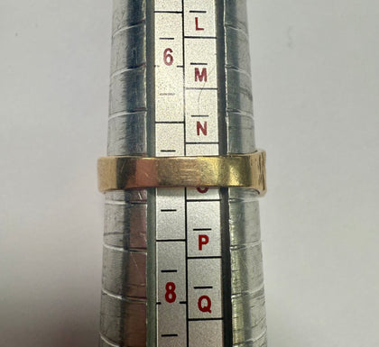 9ct Gold Red Stone Ring - Size N 1/2