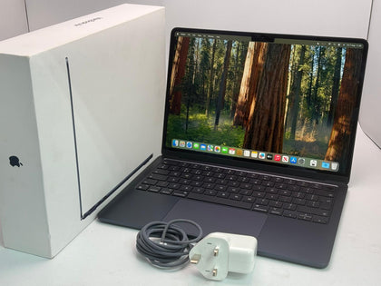 Apple MacBook Air 15,12, M3 Chip, 8GB RAM, 256GB SSD, 13