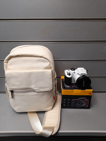 Kodak Pixpro AZ405 White with box and carry bag