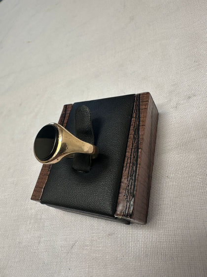 9ct Yellow Gold Red Stone Signet Mens Ring - Size S