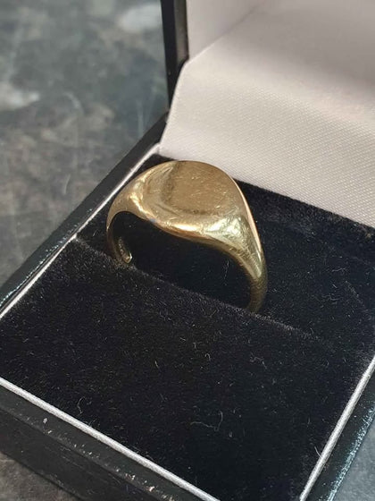 18ct Yellow Gold Signet Ring - Size P - 6.41g