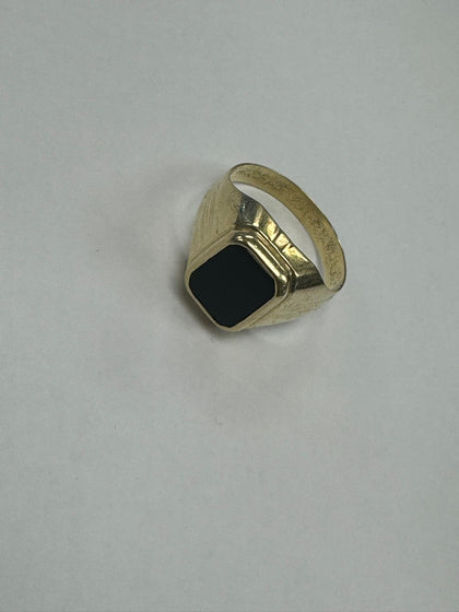 14Kt gold ring 6Grams.