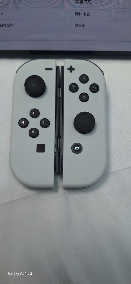 Nintendo Switch OLED Gaming Console - 64GB SSD - White Joycons - Boxed **BRAND NEW**