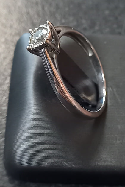 9ct White Gold Ring 2g Size-N