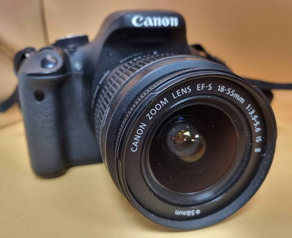 Canon EOS 600D + 18-55mm IS II