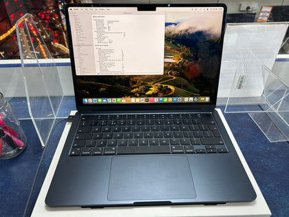MacBook Air 14,2/M2 (8-CPU 8-GPU)/8GB Ram/256GB SSD/13