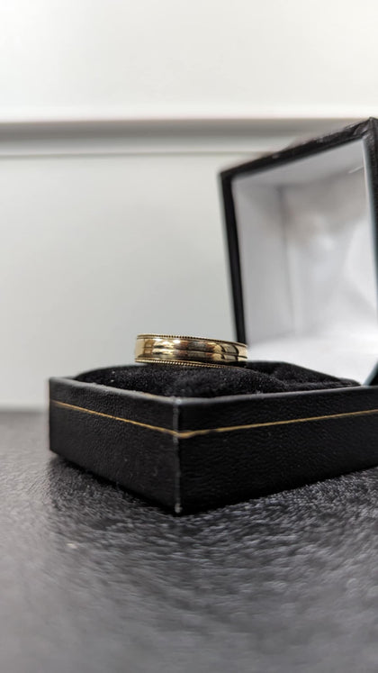 375 9CT HALLAMRKED, YELLOW GOLD, BAND DESIGN, SIZE:T, 2.7G, PRE OWNED, BOXED