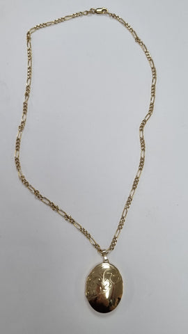 9CT GOLD LOCKET & 18