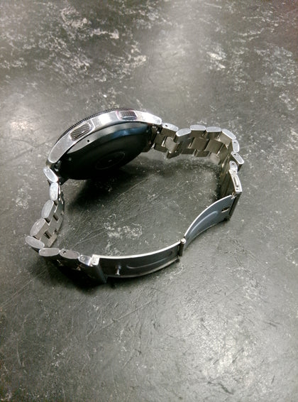 Samsung Galaxy Watch5 Watch with Steel strap