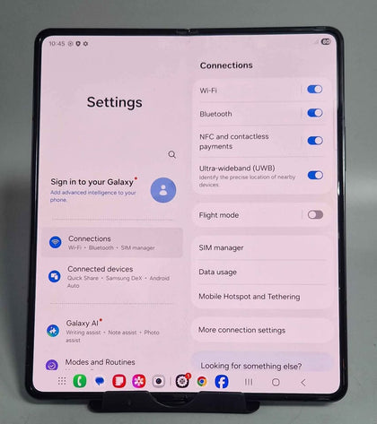 Samsung Galaxy Z Fold4 256GB Phantom Black, Unlocked