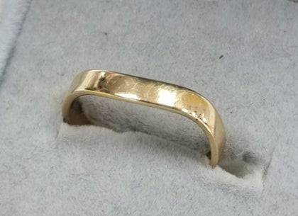 9ct Gold Twits Ring Size 
