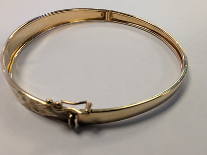 9ct Gold Patterned Bangle