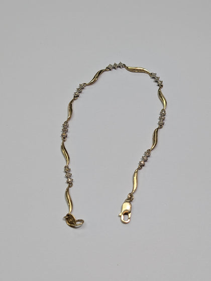 9CT Gold Diamond Twist Bracelet