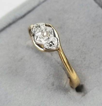 18ct Gold Diamond Ring W1/2