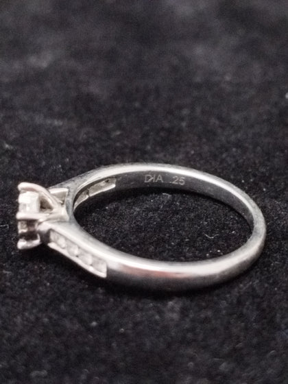 9ct Diamond Ring Size J