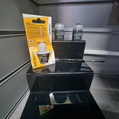 Citadel Warhammer Plastic Glue, Small Base Brush & 2x Shade