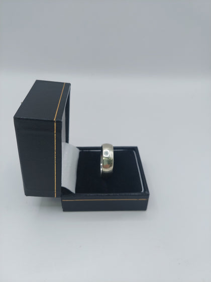 9k White Gold promise ring 