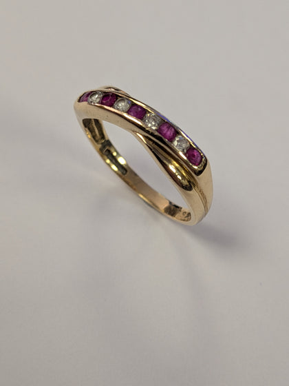 9ct Gold Pink & Clear Stone Ring Size O 1/2
