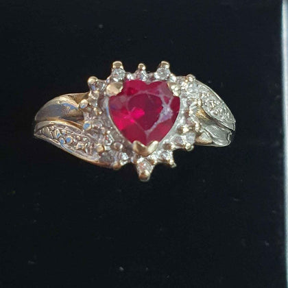 9ct Yellow Gold and Red Heart Stone Ring - Size P