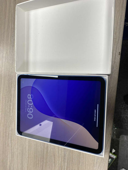 * iPad 10.9
