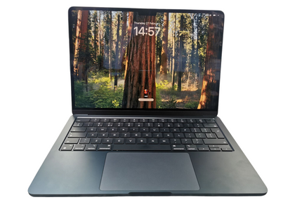 Apple 13.6” MacBook Air 2022 256gb M2 chip