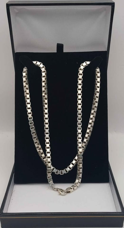 Pre-owned 925 silver chain box style 20