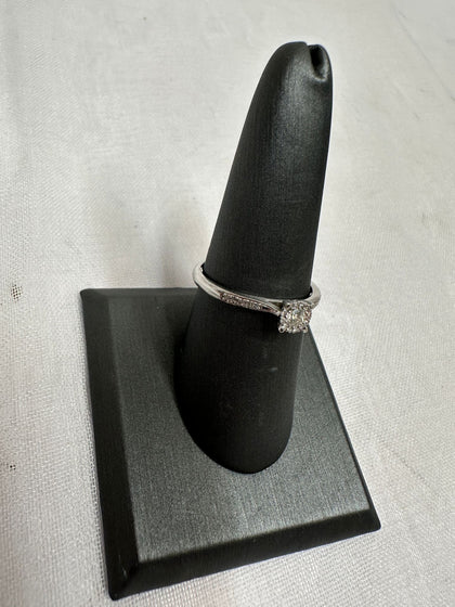 9ct White Gold White Gem Ring - Size R