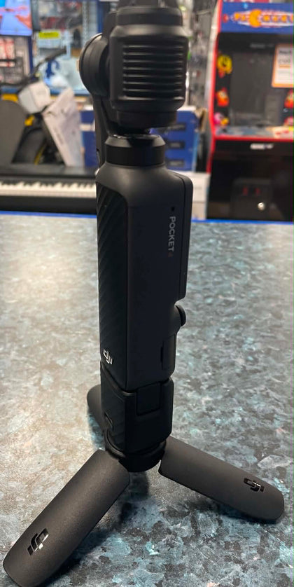 DJI Osmo Pocket 4 Creator Combo