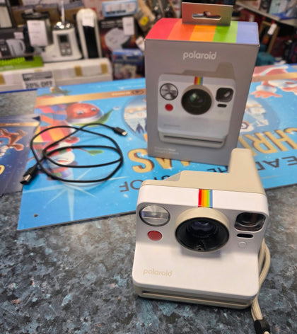 polaroid now camera