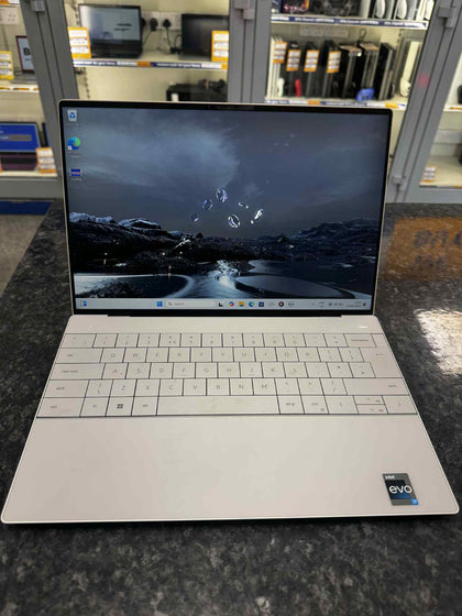 Dell XPS 9320 - 13'', Windows 11, 512GB SSD, 16GB RAM