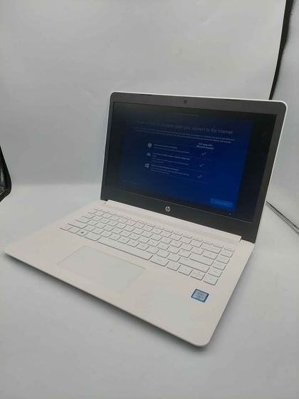HP 14-BP060, i3-6006u, 4GB Ram, 500GB HDD, 14