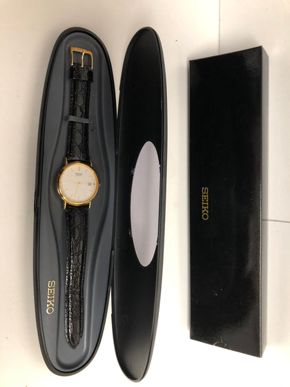 Seiko Vintage Quartz watch - black leather strap
